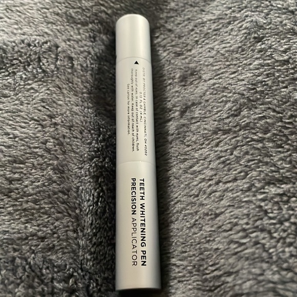 2 for $25 or 5 for $50 🩵 ARC Precision Teeth Whitening Pen - Picture 4 of 4